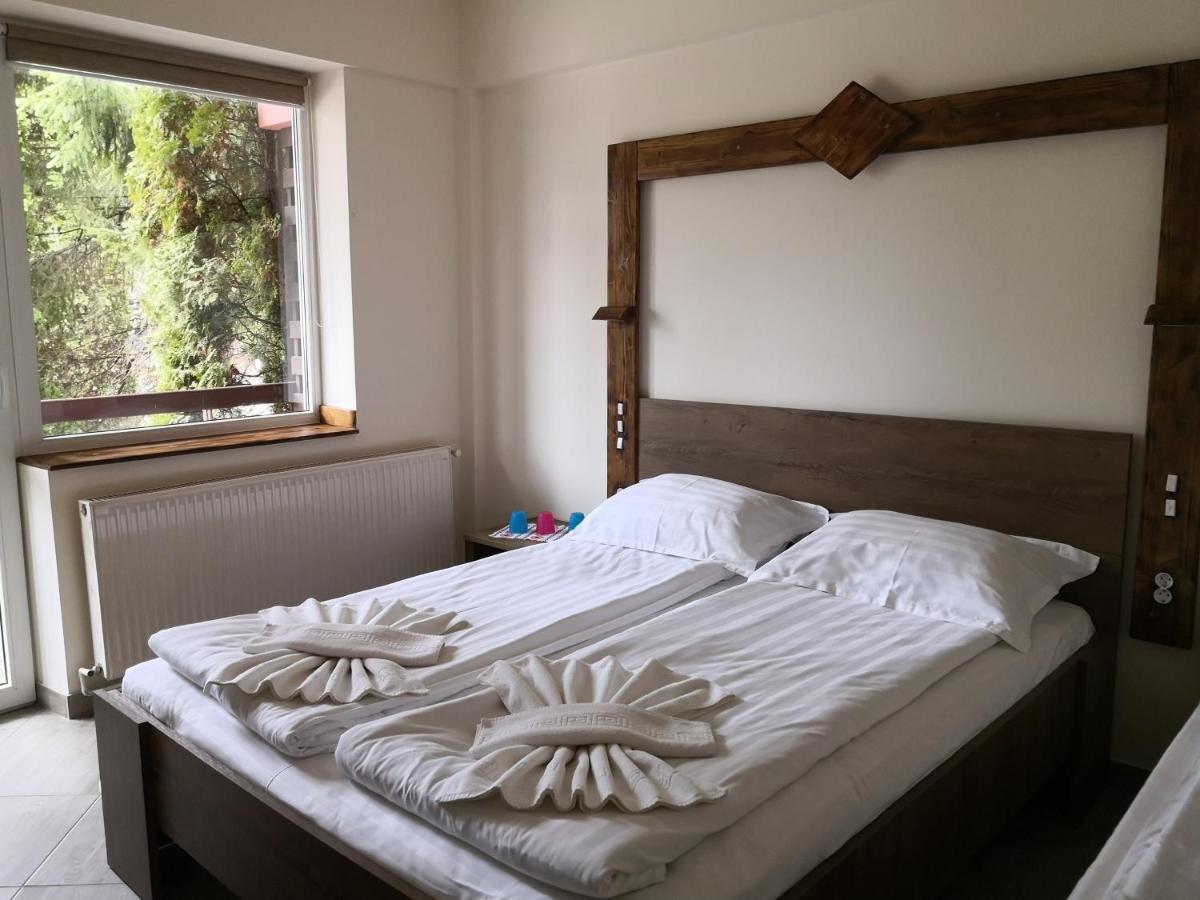 Hostel Alex - Complex Dumbrava Minunata Campulung Moldovenesc Bagian luar foto